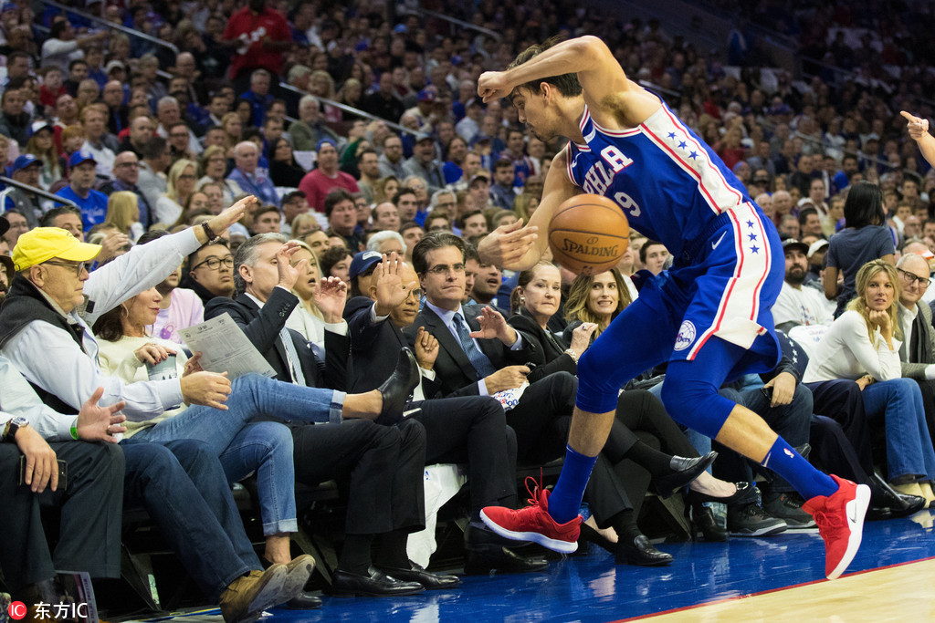 包含斯图加特训练开放日，国际比赛日迎来里程碑引欢呼，NBA季后赛在即，临场指挥获称赞的词条