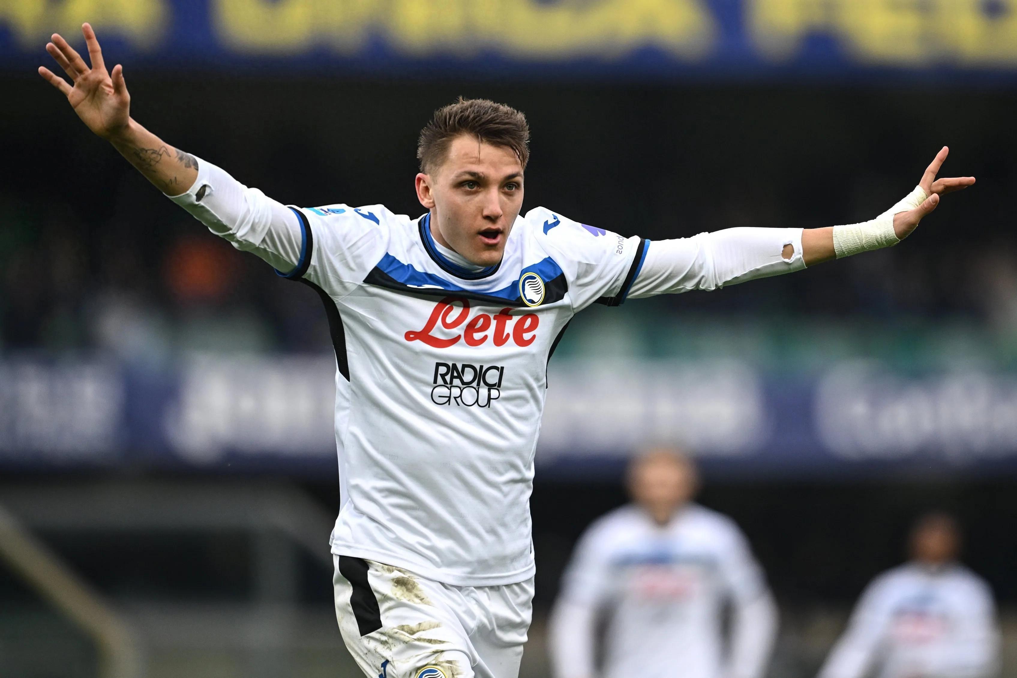 清晨那不勒斯豪取连胜：意甲节点到来；赛场秩序良好；身体对抗强度拉满的简单介绍